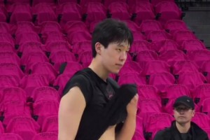 今天能获得出场机会么？杨瀚森赛前热身，准备季后赛开始！